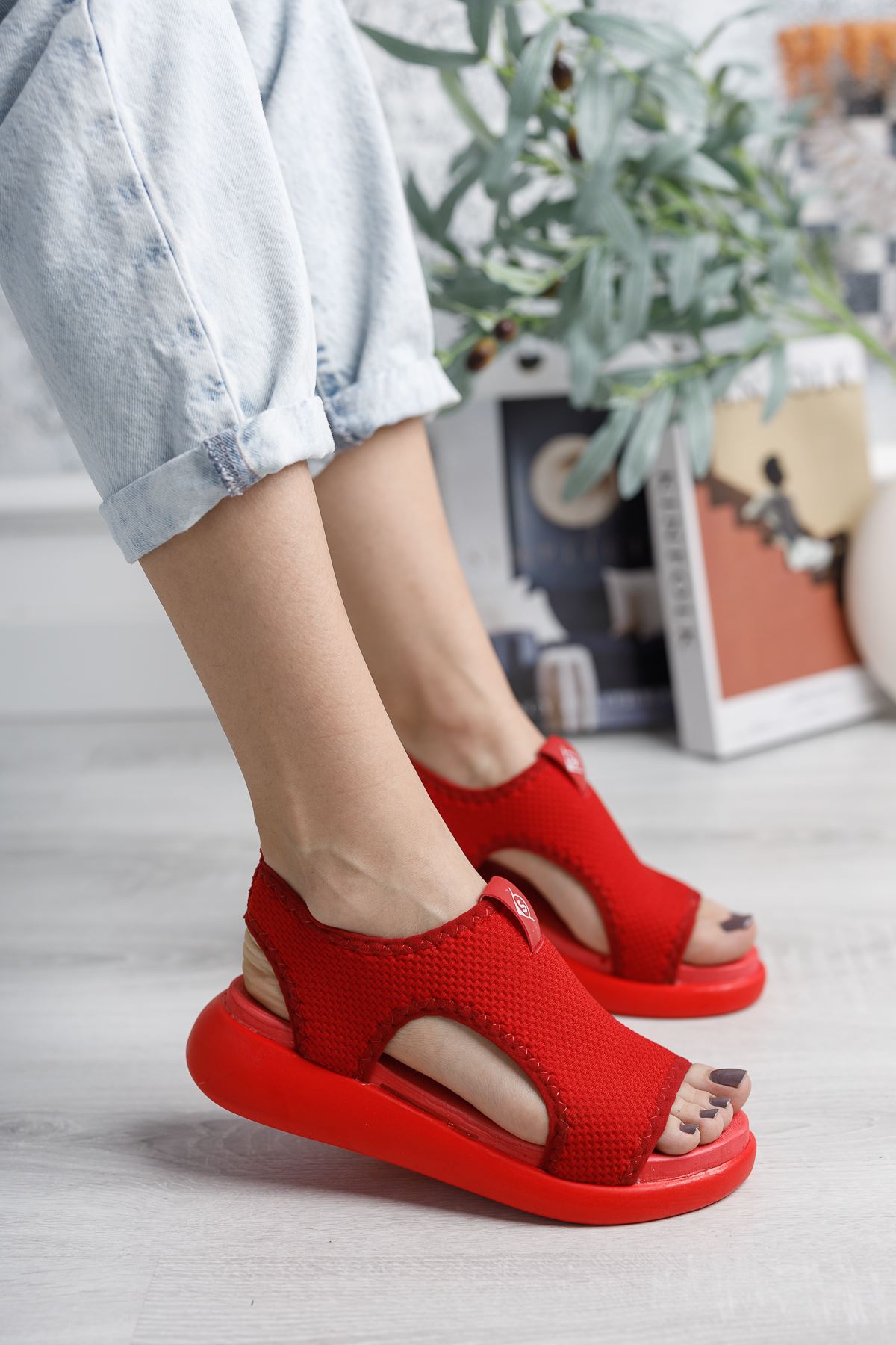 Poli Taban Kırmızı Sandalet