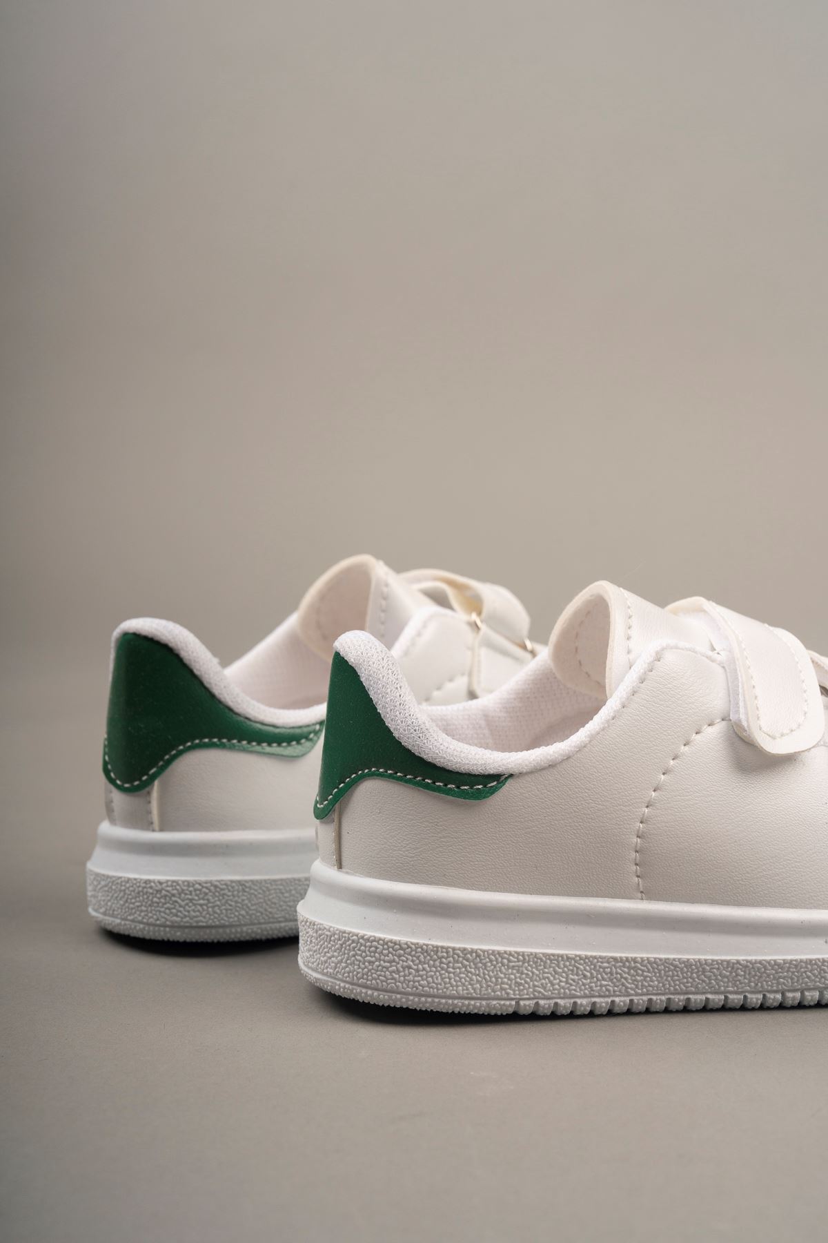 Beyaz Garnisi Yeşil Çocuk Ayakkabı