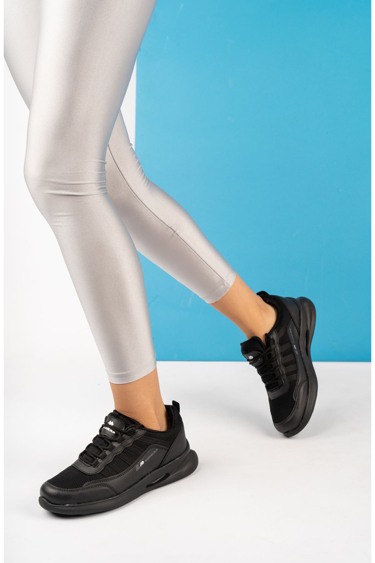Fileli Siyah Kadın Spor Ayakkabı
