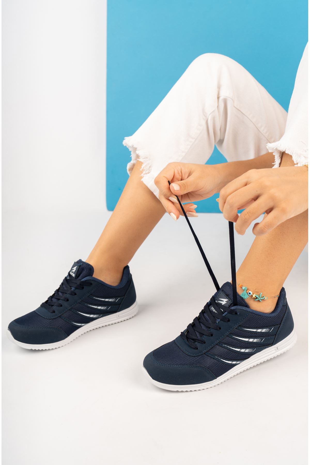 Bağcıklı Fileli Lacivert Kadın Spor Ayakkabı