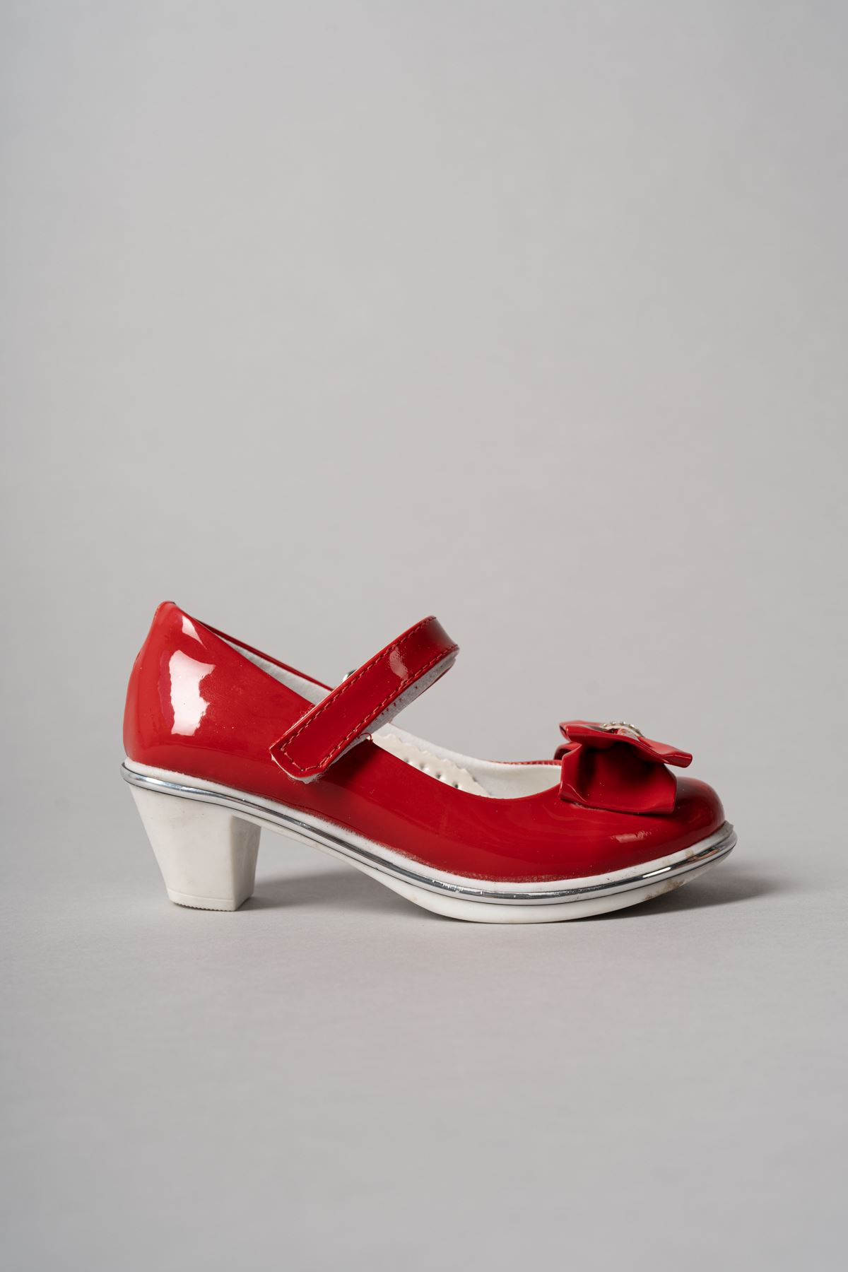 Topuklu Fiyonklu Kırmızı Rugan Kız Çocuk Ayakkabı
