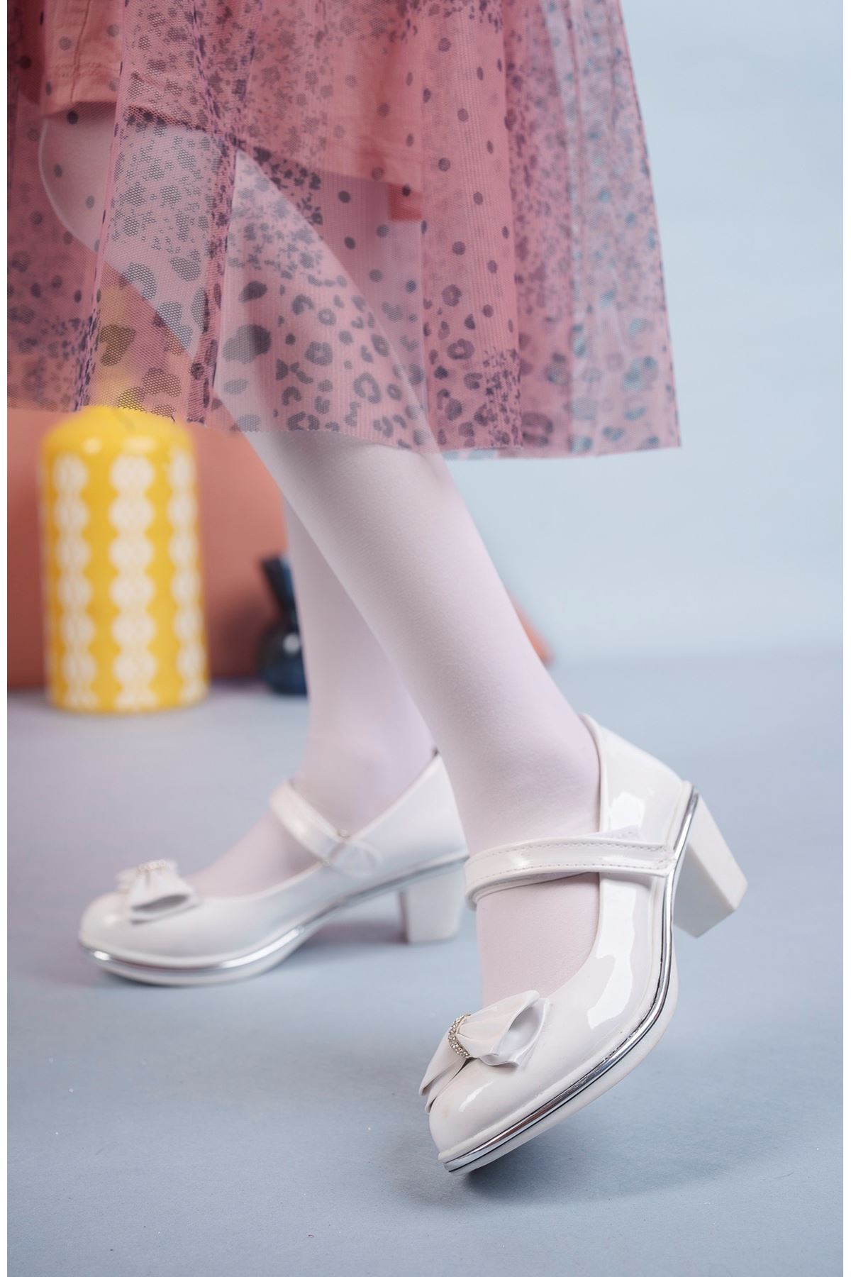 Topuklu Fiyonklu Beyaz Rugan Kız Çocuk Ayakkabı