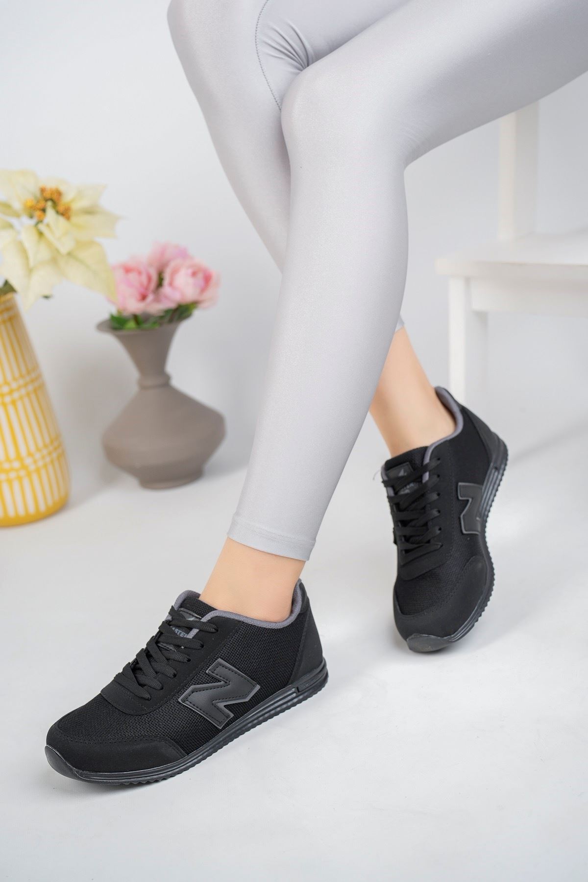 Fileli Bağcıklı Siyah Kadın Spor Ayakkabı