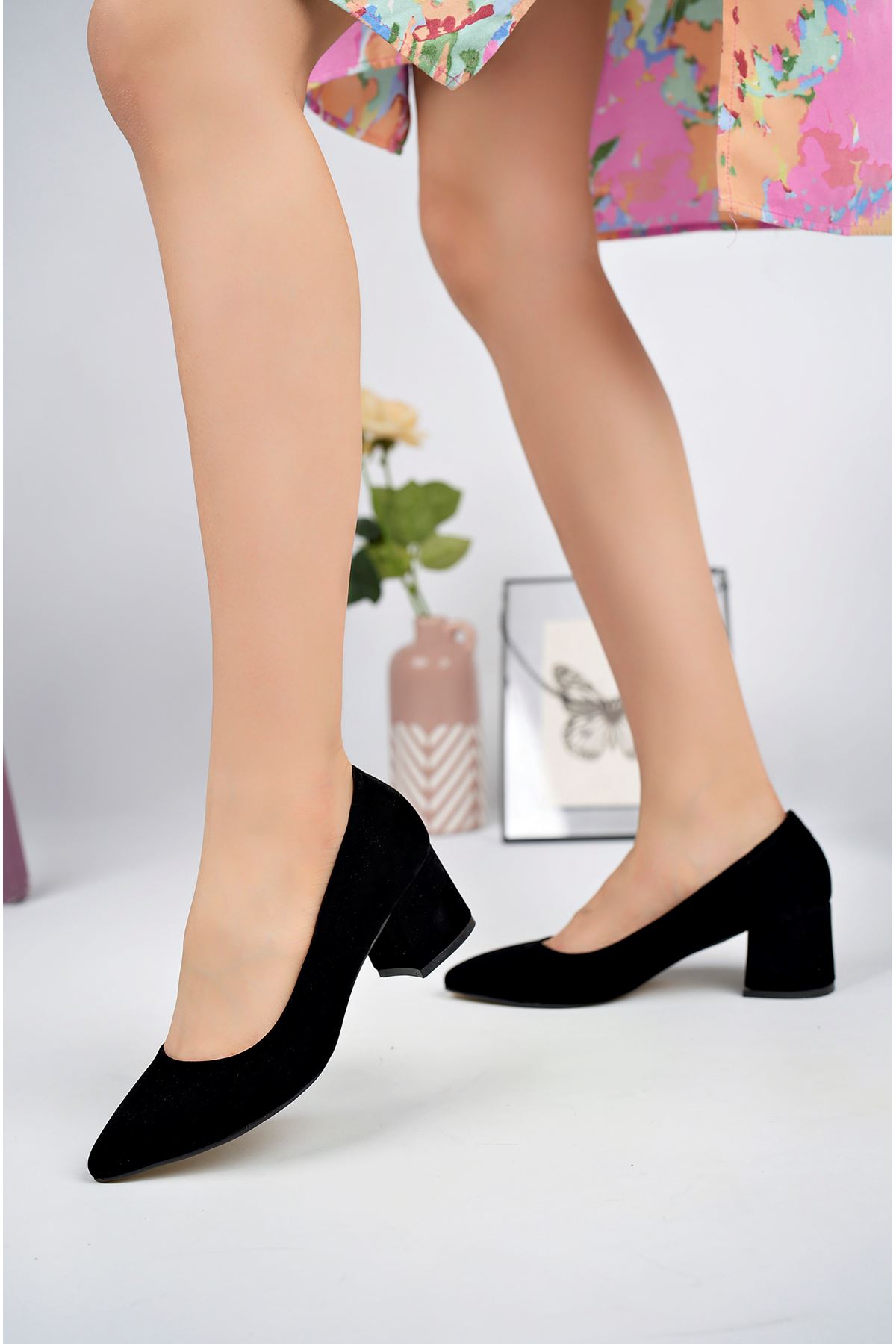 Dekolte Model Siyah Süet Kadın Ayakkabı