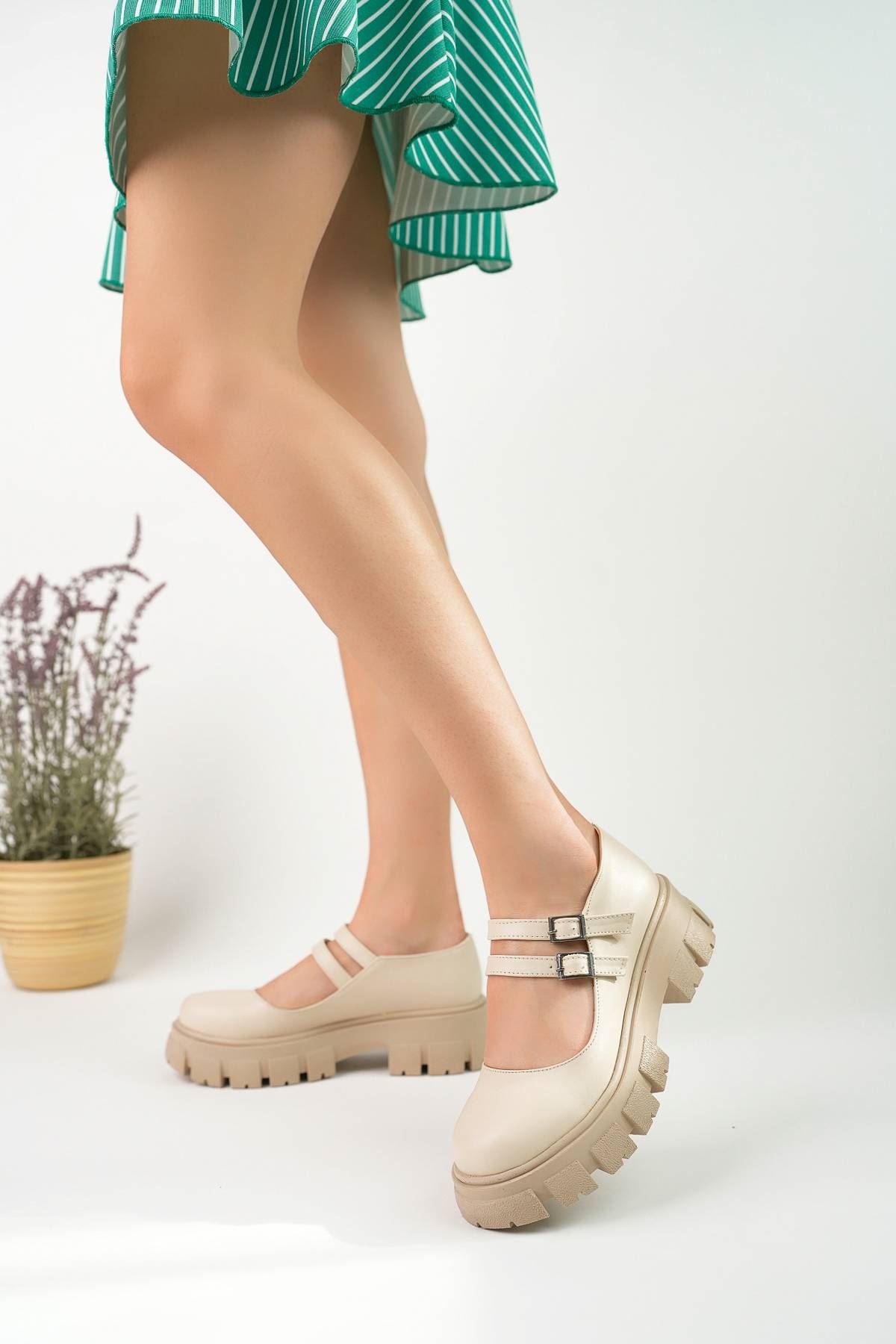 Çift Tokalı Bej Cilt Kadın Ayakkabı