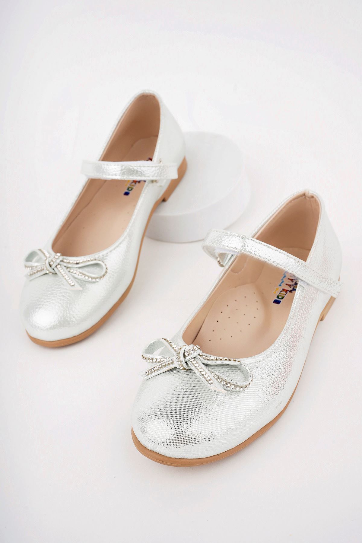 Bıyık Fiyonk Gümüş Star Kız Çocuk Ayakkabı