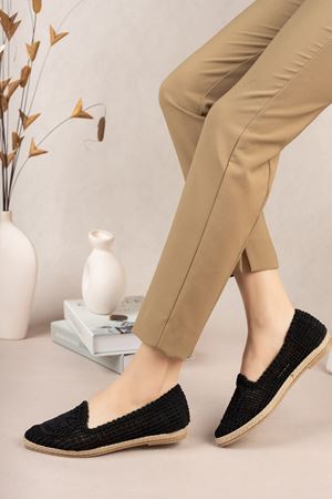 Jud Taban Sivri Kalıp Siyah Örgülü Babet