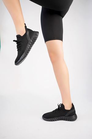 Dolgu Topuk Siyah Triko Ayakkabı