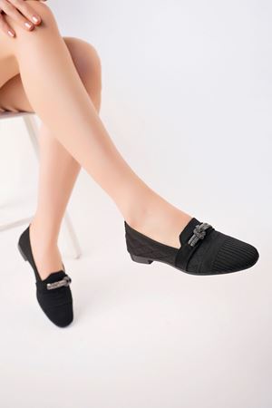 Köşeli Kalıp Siyah Triko Ayakkabı