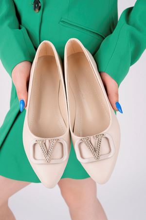 Tokalı Krem Cilt Kadın Ayakkabı